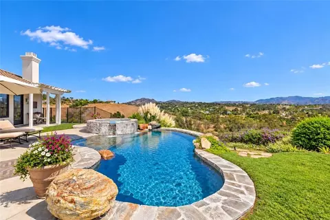 Exterior - 2278 Lindsey Ct, Fallbrook, CA 92028 photo 8 of 12