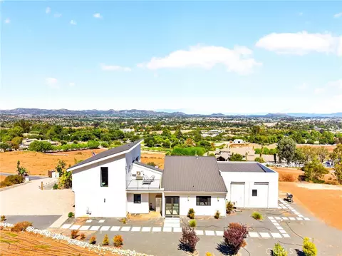 View/Area - 42950 Ivy St, Murrieta, CA 92562 photo 4 of 5