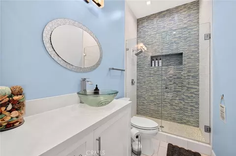 Bath - 42950 Ivy St, Murrieta, CA 92562 photo 2 of 3