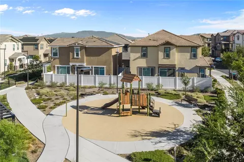 Exterior - 40863 Melrose Dr, Temecula, CA 92591 photo 4 of 8