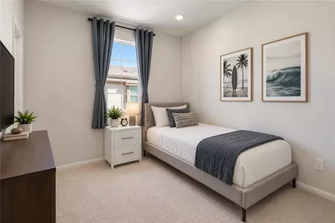 Bedroom - 40863 Melrose Dr, Temecula, CA 92591 photo 8 of 10