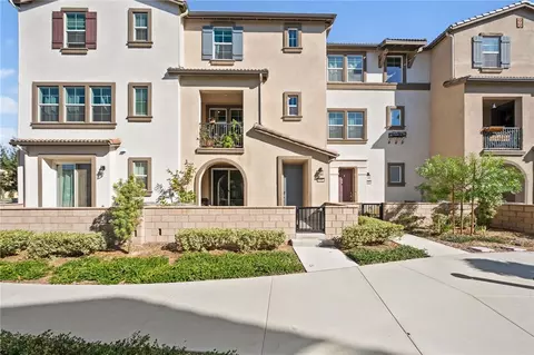 Exterior - 40863 Melrose Dr, Temecula, CA 92591 photo 5 of 8