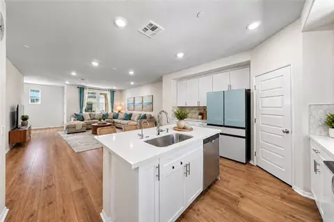 Kitchen - 40863 Melrose Dr, Temecula, CA 92591 photo 7 of 7
