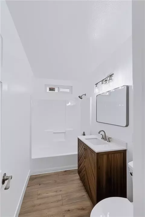 Bath - 723 Amigos Rd, Ramona, CA 92065 photo 1 of 2