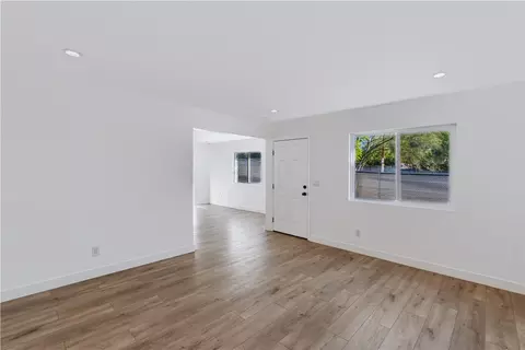 Living - 723 Amigos Rd, Ramona, CA 92065 photo 6 of 7