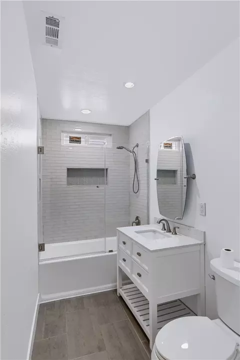 Bath - 723 Amigos Rd, Ramona, CA 92065 photo 2 of 2
