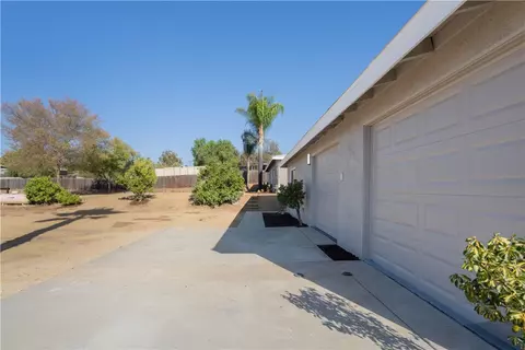 Exterior - 723 Amigos Rd, Ramona, CA 92065 photo 5 of 9