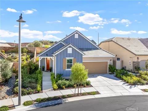 Exterior - 32105 Hyacinth Way, Temecula, CA 92591 photo 5 of 6