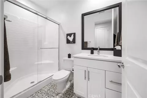 Bath - 32105 Hyacinth Way, Temecula, CA 92591 photo 3 of 3
