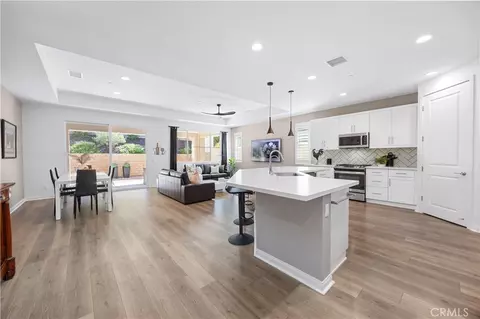 Entry Way - 32105 Hyacinth Way, Temecula, CA 92591 photo 1 of 4