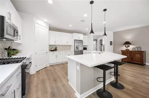 Kitchen - 32105 Hyacinth Way, Temecula, CA 92591 photo 3 of 3