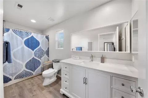 Bath - 702 Gloriosa Ave, Perris, CA 92571 photo 1 of 2