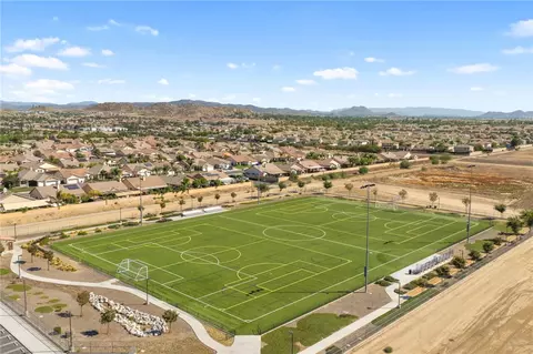 View/Area - 702 Gloriosa Ave, Perris, CA 92571 photo 7 of 10