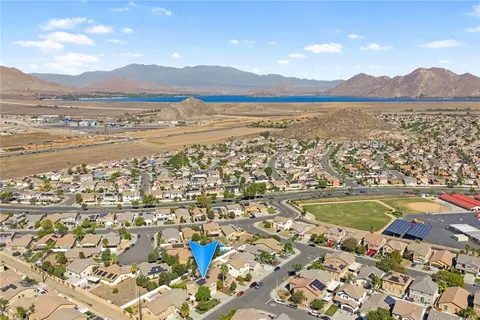 View/Area - 702 Gloriosa Ave, Perris, CA 92571 photo 8 of 10