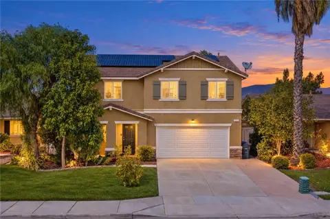 702 Gloriosa Ave, Perris, CA 92571