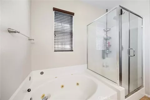 Bath - 40249 Danbury Ct, Temecula, CA 92591 photo 3 of 3