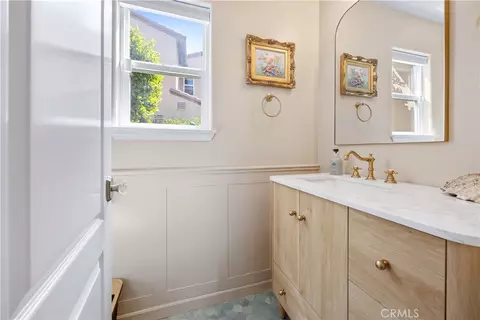 Bath - 40249 Danbury Ct, Temecula, CA 92591 photo 1 of 3