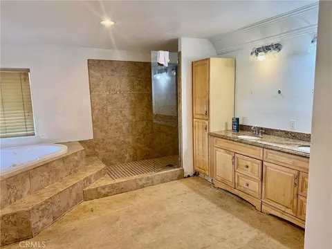 Bath - 14320 Four Winds, Riverside, CA 92503 photo 2 of 5