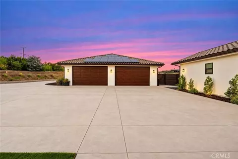 Exterior - 4574 Valle Del Sol, Bonsall, CA 92003 photo 5 of 13