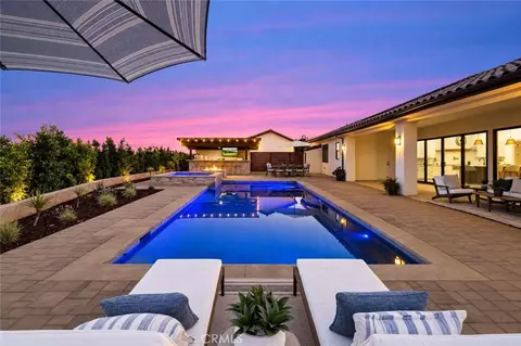 Exterior - 4574 Valle Del Sol, Bonsall, CA 92003 photo 3 of 13