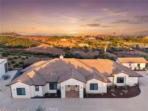 Exterior - 4574 Valle Del Sol, Bonsall, CA 92003 photo 2 of 13