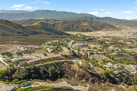 View/Area - 41525 Avenida Ortega, Temecula, CA 92592 photo 4 of 5