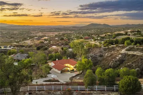 View/Area - 41525 Avenida Ortega, Temecula, CA 92592 photo 3 of 5