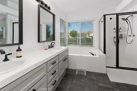 Bath - 45794 Corte Lerma, Temecula, CA 92592 photo 4 of 4
