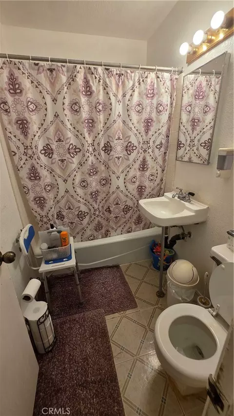 Bath - 9552 Danancy Ct, Spring Valley, CA 91977 photo 1 of 1