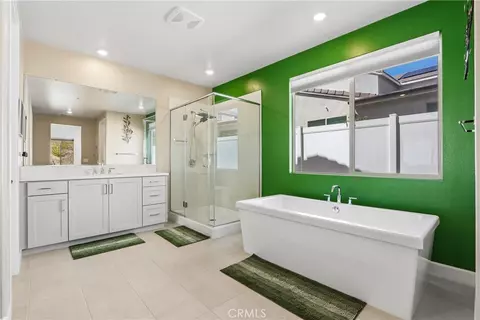 Bath - 274 Hadley Way, Oceanside, CA 92057 photo 2 of 6