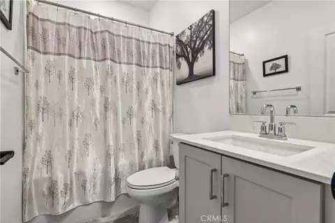 Bath - 274 Hadley Way, Oceanside, CA 92057 photo 4 of 6