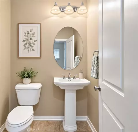 Bath - 35055 Painted Rock St, Winchester, CA 92596 photo 1 of 10