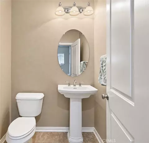 Bath - 35055 Painted Rock St, Winchester, CA 92596 photo 2 of 10