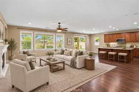 Living - 35055 Painted Rock St, Winchester, CA 92596 photo 3 of 10