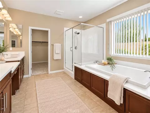 Bath - 35055 Painted Rock St, Winchester, CA 92596 photo 5 of 10