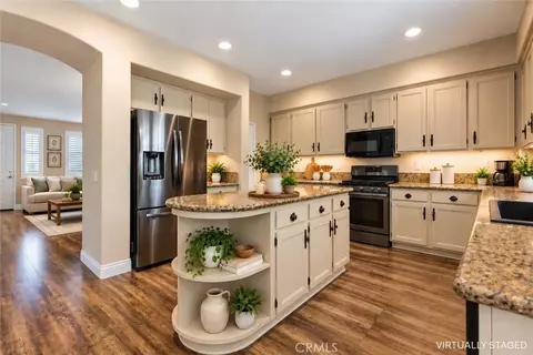 Kitchen - 31407 Britton, Temecula, CA 92591 photo 2 of 4