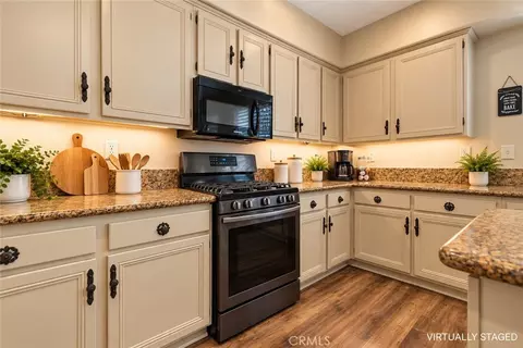 Kitchen - 31407 Britton, Temecula, CA 92591 photo 3 of 4