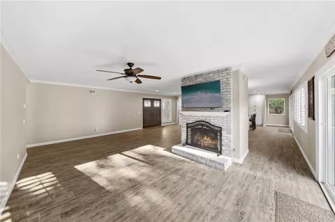Living - 3101 Cherrypoint Ct, Fallbrook, CA 92028 photo 4 of 5