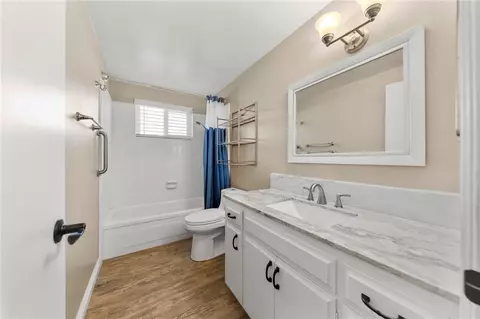 Bath - 3101 Cherrypoint Ct, Fallbrook, CA 92028 photo 5 of 5