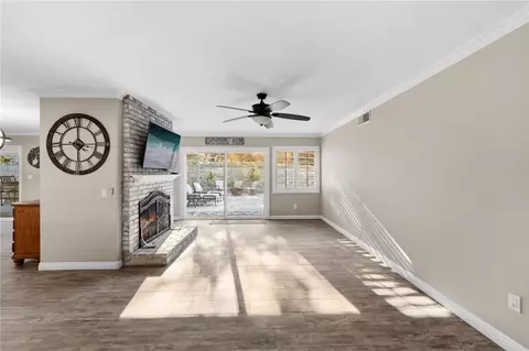 Living - 3101 Cherrypoint Ct, Fallbrook, CA 92028 photo 2 of 5