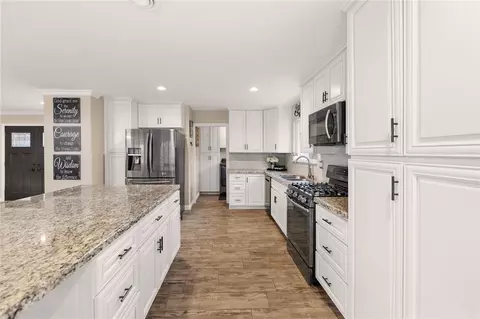 Kitchen - 3101 Cherrypoint Ct, Fallbrook, CA 92028 photo 4 of 5