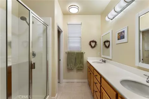Bath - 8155 Bogey Ave, Hemet, CA 92545 photo 1 of 3