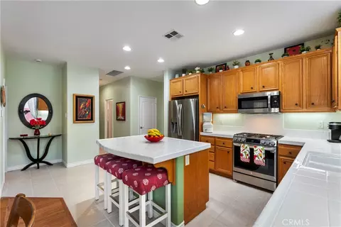 Kitchen - 8155 Bogey Ave, Hemet, CA 92545 photo 3 of 3