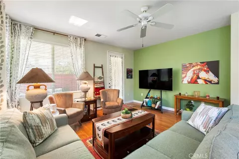 Living - 8155 Bogey Ave, Hemet, CA 92545 photo 1 of 2