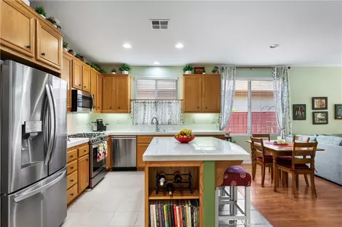 Kitchen - 8155 Bogey Ave, Hemet, CA 92545 photo 2 of 3