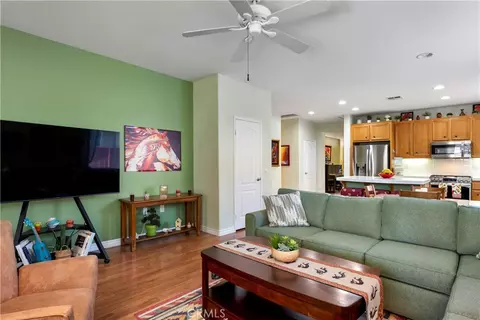 Living - 8155 Bogey Ave, Hemet, CA 92545 photo 2 of 2