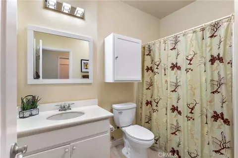 Bath - 8155 Bogey Ave, Hemet, CA 92545 photo 3 of 3