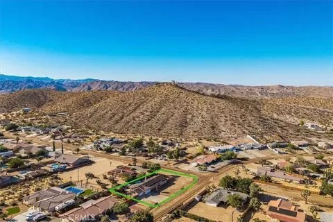 View/Area - 8318 Balsa, Yucca Valley, CA 92284 photo 7 of 10