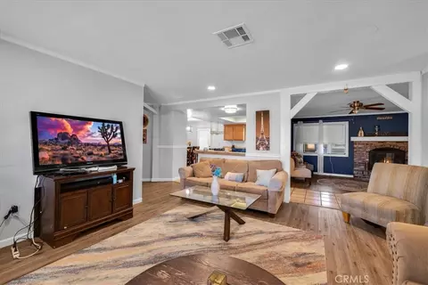 Living - 8318 Balsa, Yucca Valley, CA 92284 photo 4 of 4