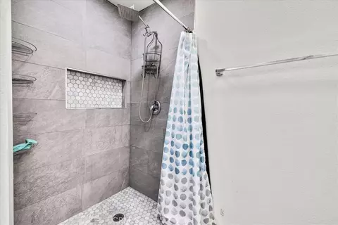 Bath - 8318 Balsa, Yucca Valley, CA 92284 photo 1 of 3